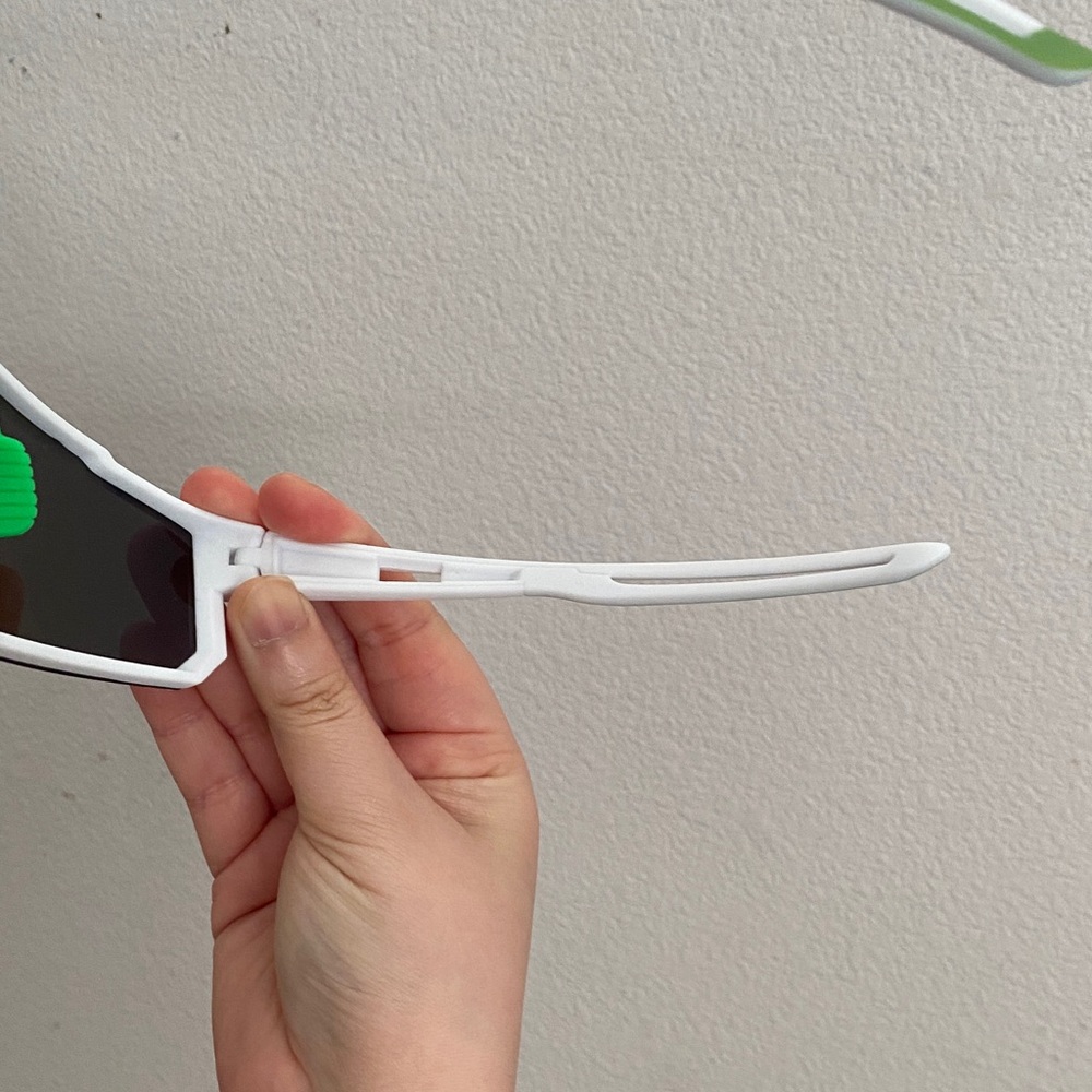 White Sports Sunglasses with Blue-Green Mirror Lens - Picture 4 of 9